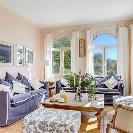 Sleeps 8 Pool Air Con Wifi Villa *