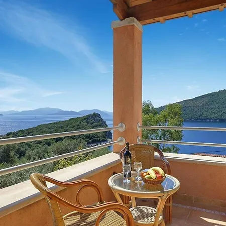 Sleeps 8 Pool Air Con Wifi Syvota