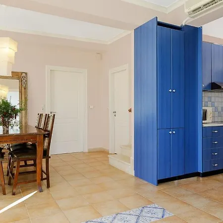 Sleeps 8 Pool Air Con Wifi Syvota