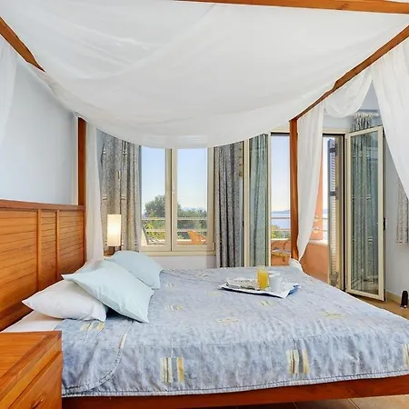 Villa Sleeps 8 Pool Air Con Wifi Syvota