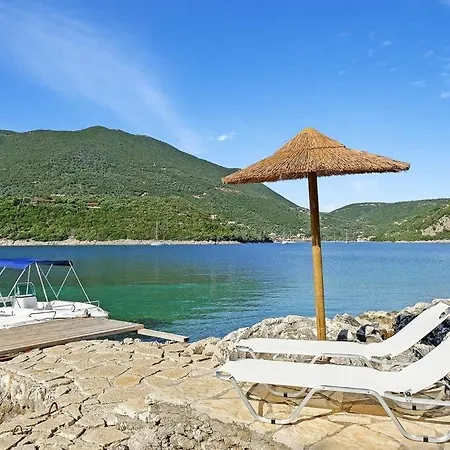 Sleeps 8 Pool Air Con Wifi Syvota
